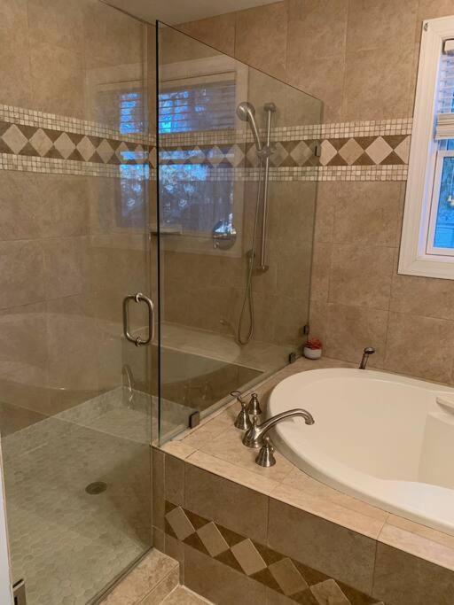 Entire Home! Waterfront And Trail-Backing! Beaufort Exteriör bild